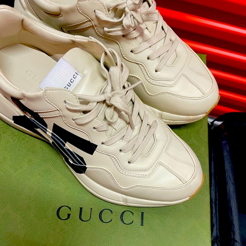 Gucci Men's Rhyton leather sneaker with '25